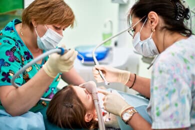 Веселящий газ и лечение зубов