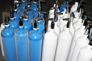 Почему не стоит заменять пищевую закись медицинской